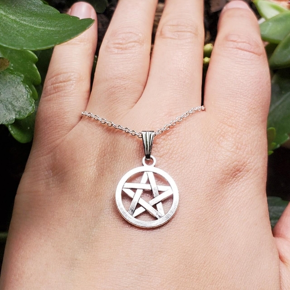 New Silver Pentagram Necklace - Picture 3 of 14